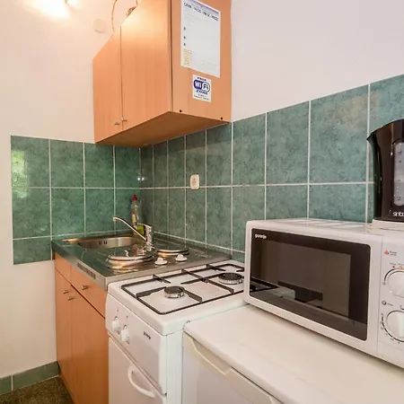 With A Parking Space Gradac, Makarska - 15750 그라다츠